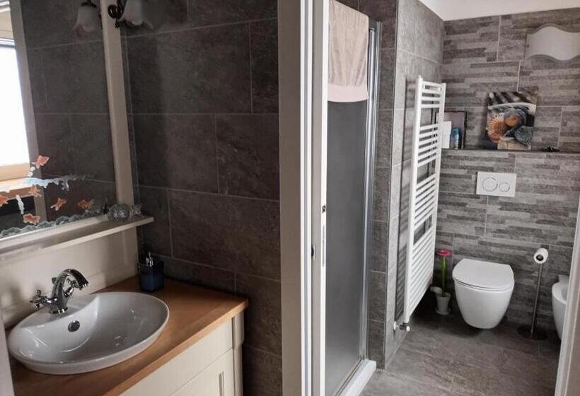 带1个卧室带观景的公寓, Foresteria B&b Vecchiascuola Pianazzola