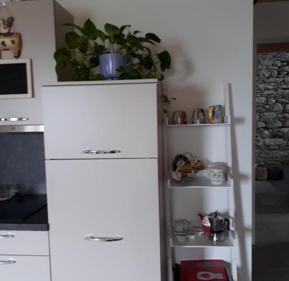 آپارتمان 1 خوابه با چشم‌انداز, Foresteria B&b Vecchiascuola Pianazzola
