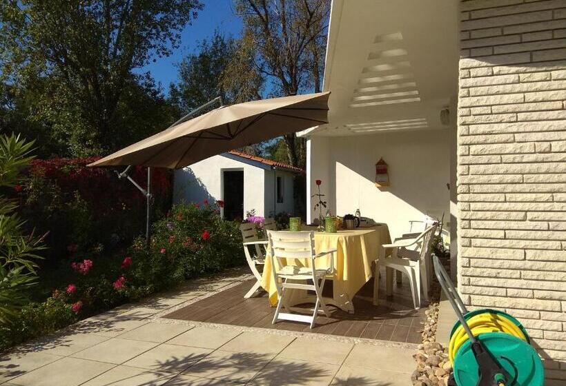Номер Стандарт Вид на Сад, Maison Marysa