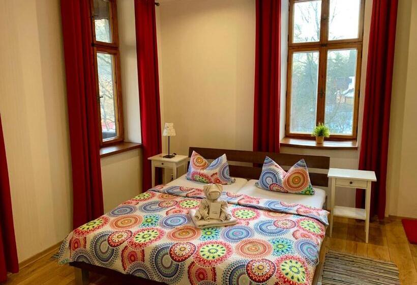Номер Deluxe с Балконом, Penzión Astoria