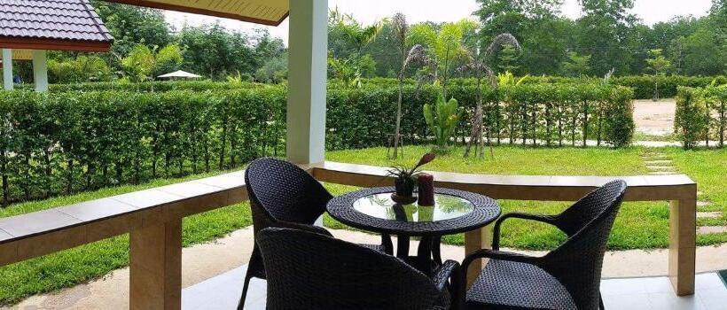 스탠다드 방갈로, Thai Break Resort