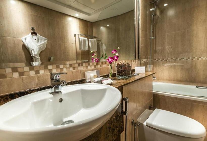管理人员工作室, First Central Hotel Suites