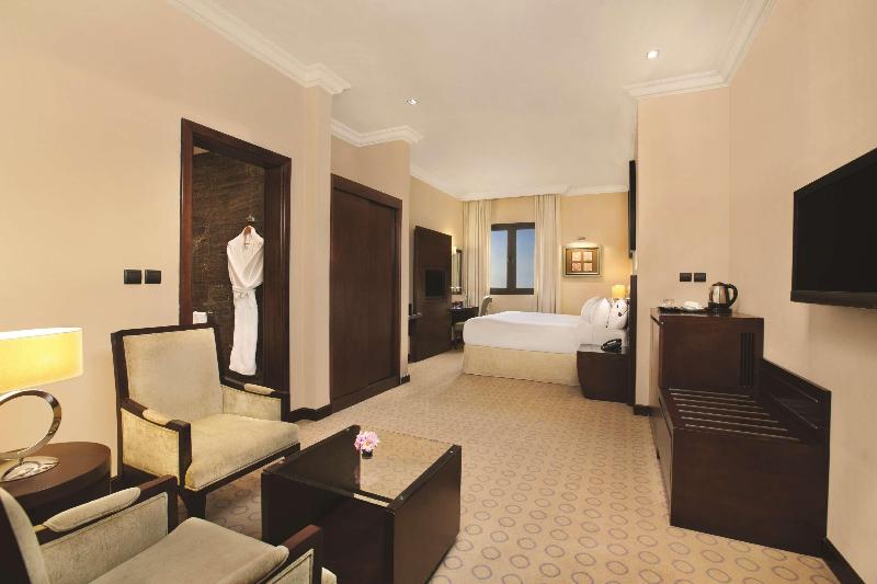 Номер Superior Кровать Кинг, Doubletree By Hilton Hotel Dhahran
