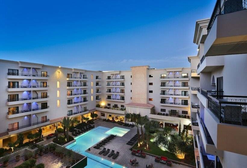 اتاق استاندارد سه تخته با چشم‌انداز استخر, Grand Plaza Marrakech