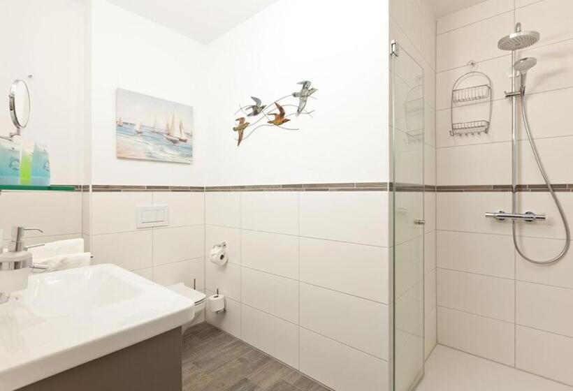 1 Bedroom Apartment Lake View, Kells Appartements