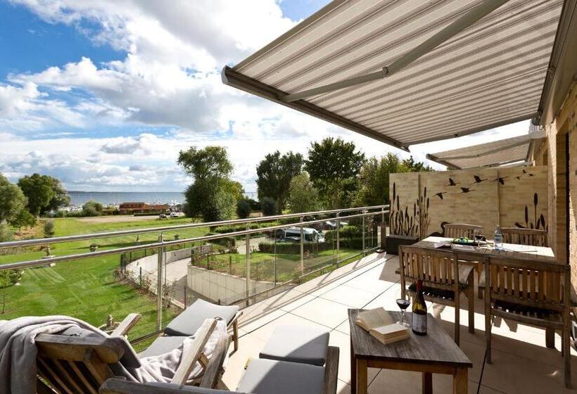 1 Bedroom Apartment Lake View, Kells Appartements