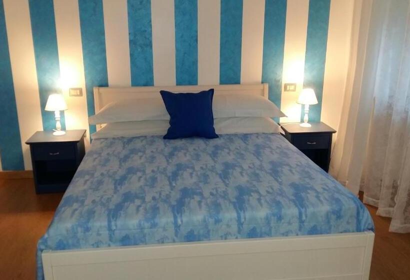 海景豪华三人间, B&b Una Rotonda Sul Mare
