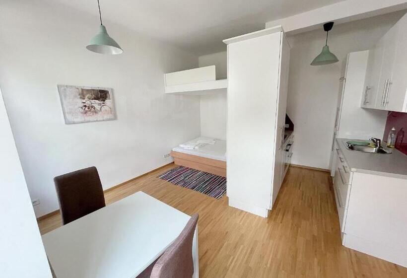 스탠다드 스튜디오, Metro Apartments Vienna