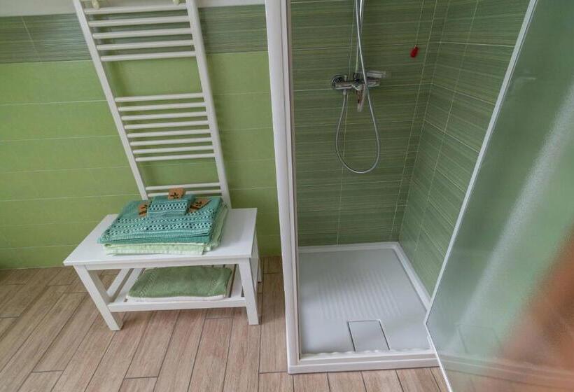 Четырехместный Номер Стандарт Вид на Сад, B&b Alla Roggetta