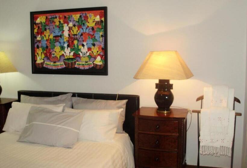 اتاق استاندارد, Miguel Torga Room