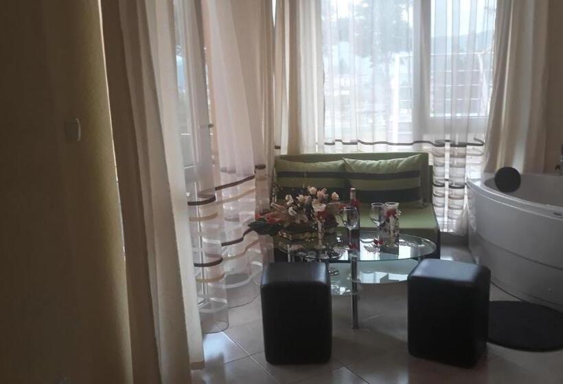 Трехместный Номер Deluxe, Safi