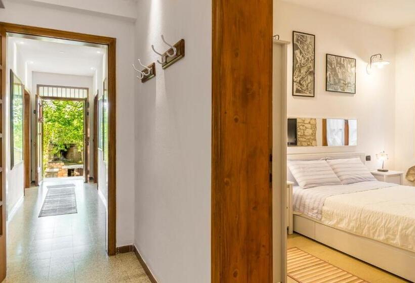 Номер Стандарт, Relais Des Roches