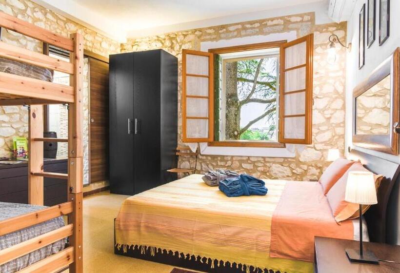 Номер Стандарт, Relais Des Roches