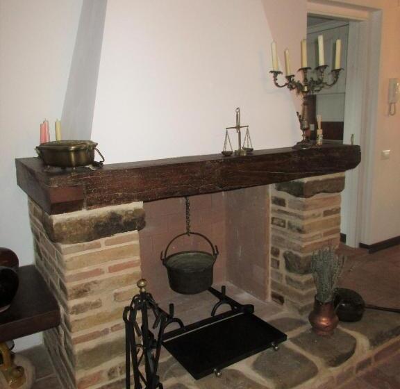 Дом 4 Спальни, Casale San Martino Agriturismo Bio