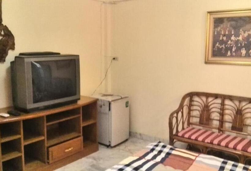 キングサイズベッドのスタンダードルーム, Tientong Guesthouse