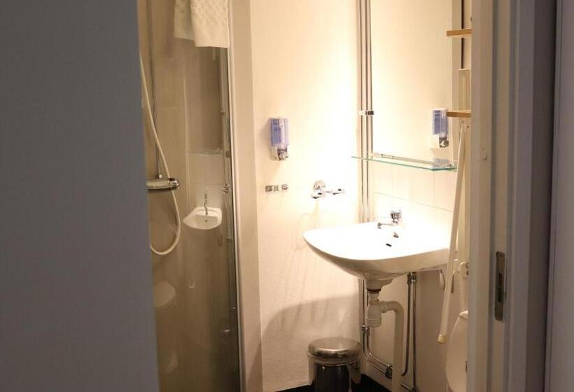 Quarto standard, L Rådhuset