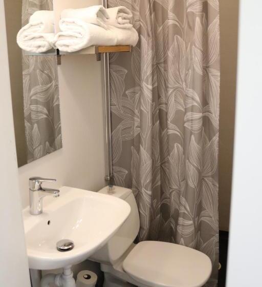Quarto Triplo Basic, L Rådhuset