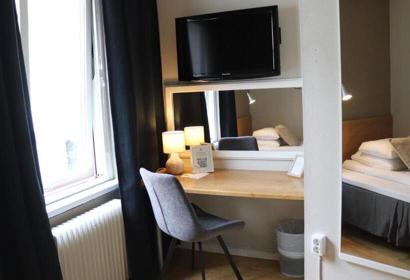 Quarto standart individual, L Rådhuset