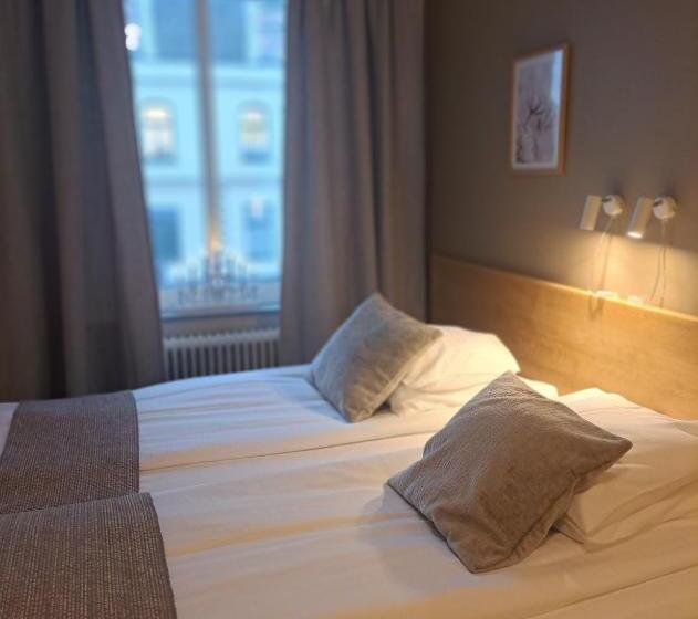 Quarto standard, L Rådhuset