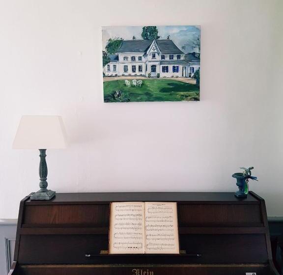 带花园景观的标准三人间, Manoir De L As De Trèfle