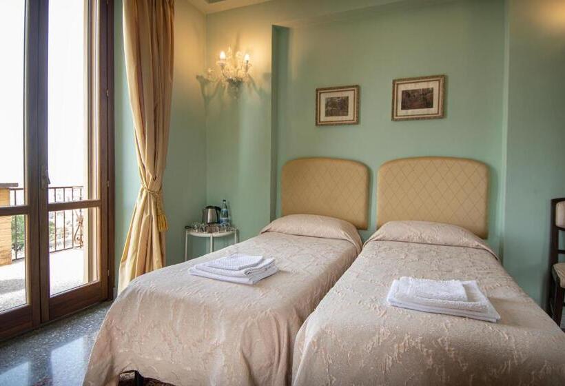 Четырехместный Номер Стандарт с Балконом, Agriturismo Villa Val D Olivi