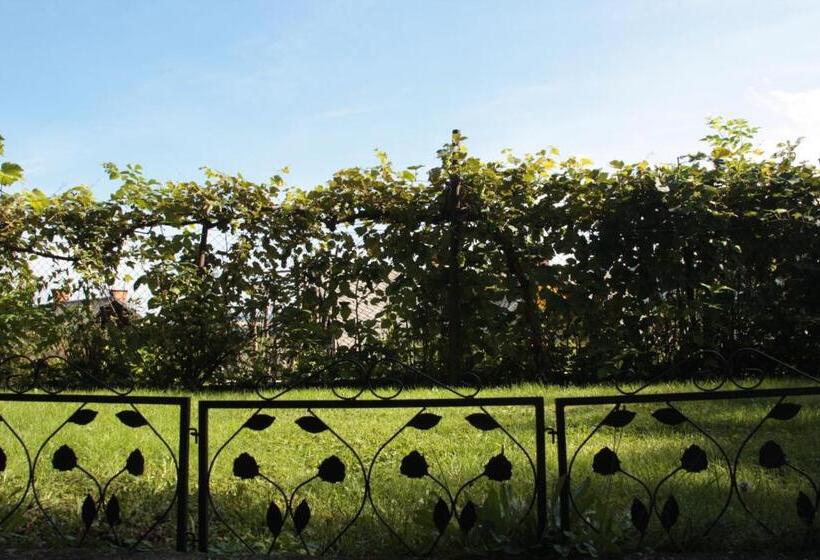 Family flat with garden view, Garden Apartments Maria