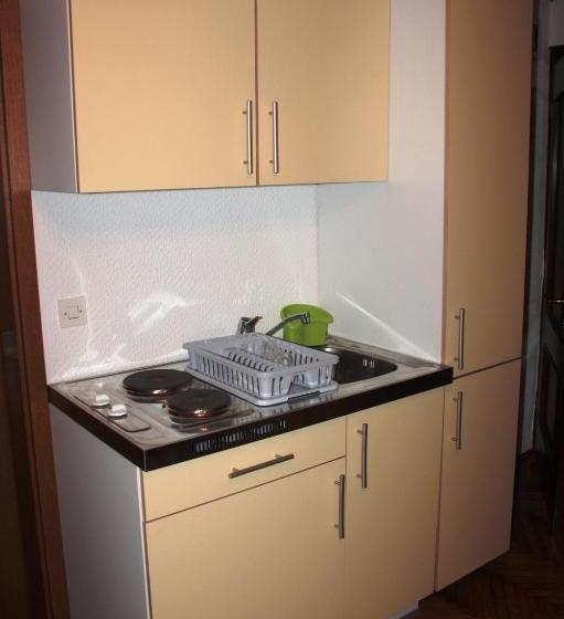 استودیو استاندارد با چشم‌انداز, Garden Apartments Maria