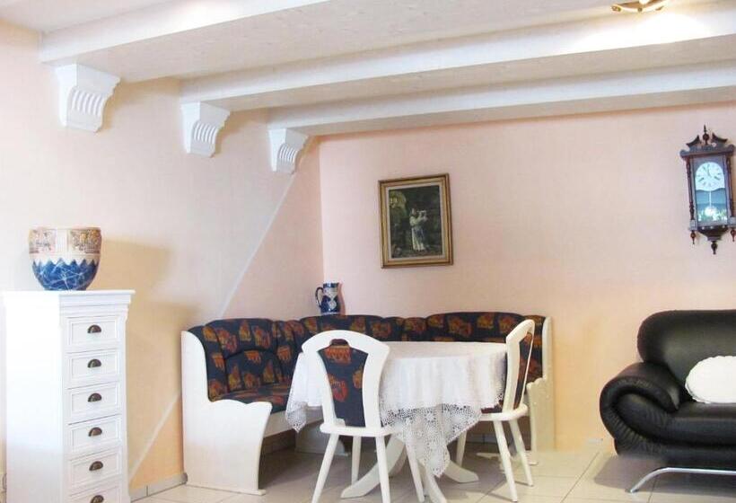 Апартаменты 2 Спальни, Apartment Storchenfärbe
