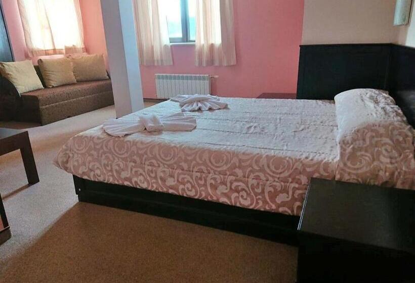 Полулюкс, Family Hotel Demetra