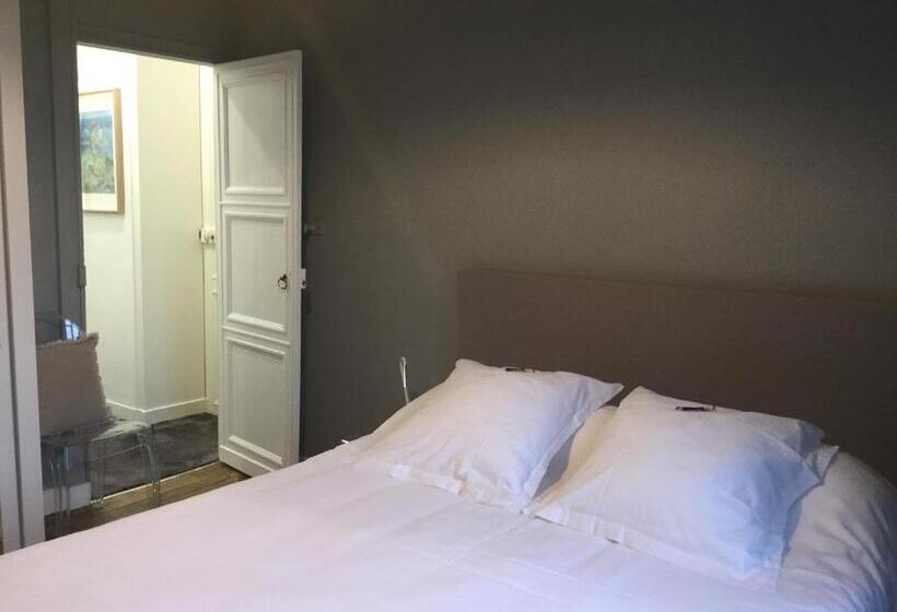 Номер Стандарт Вид на Сад, Clos De Bellefontaine B&b