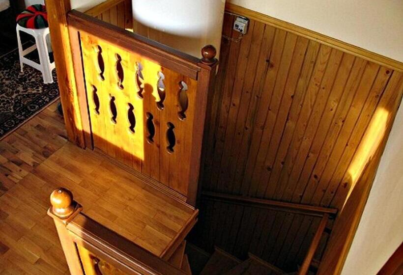 مجموعه ویستا شهر, Trendy Inn