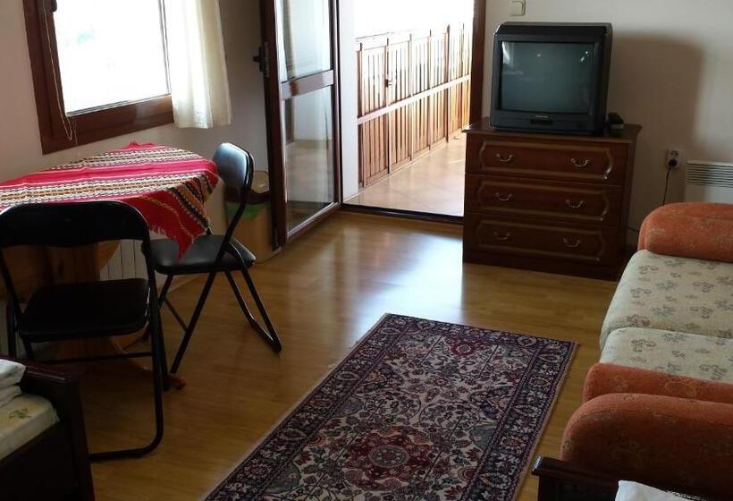 مجموعه ویستا شهر, Trendy Inn