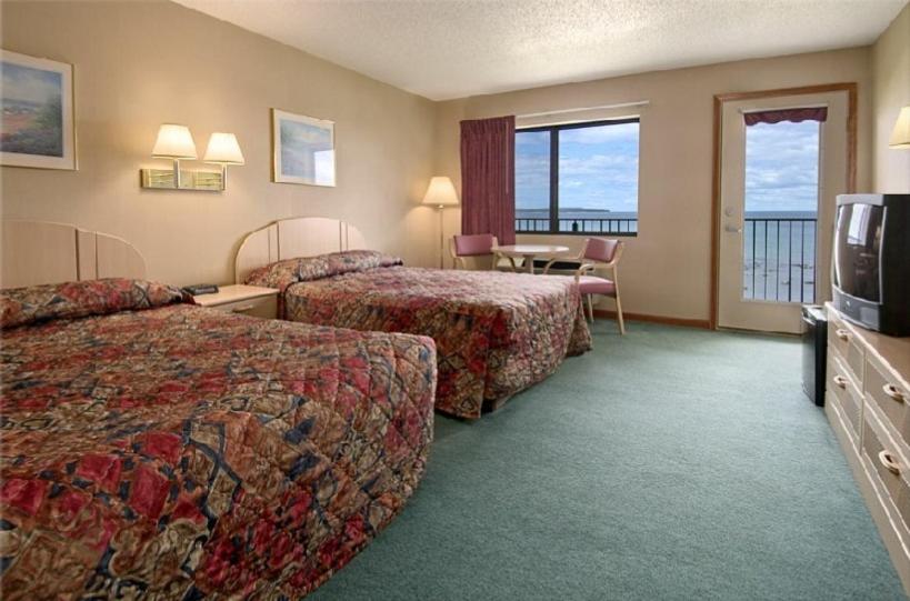 Люкс, Bavarian Haus Lakefront Inn