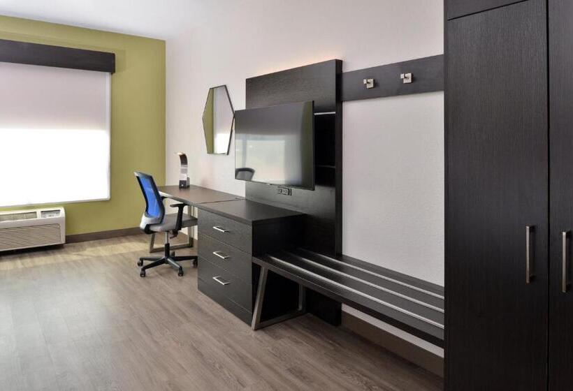 适合残疾人士使用的套间, Holiday Inn Express Hotel & Suites Carthage, An Ihg