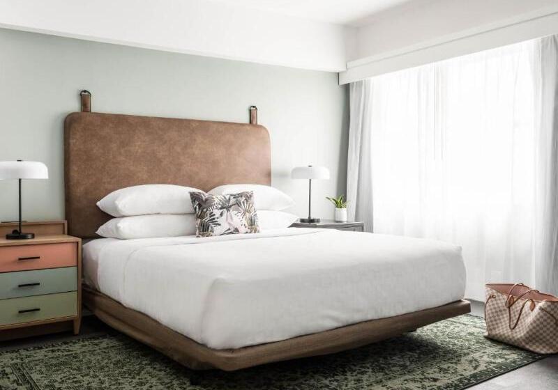 Номер Стандарт Кровать Кинг Адаптированный для Инвалидов, Holiday Inn Express St. Louis Central West End, An Ihg