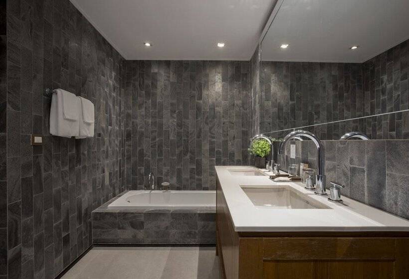 اتاق استاندارد سه نفره, Luxx Langsuan Hotel   Sha Plus