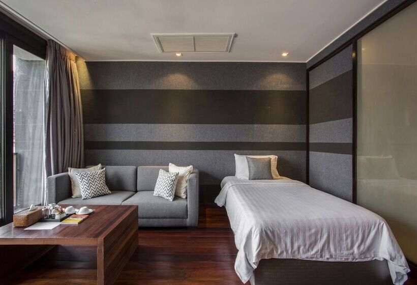 اتاق استاندارد سه نفره, Luxx Langsuan Hotel   Sha Plus