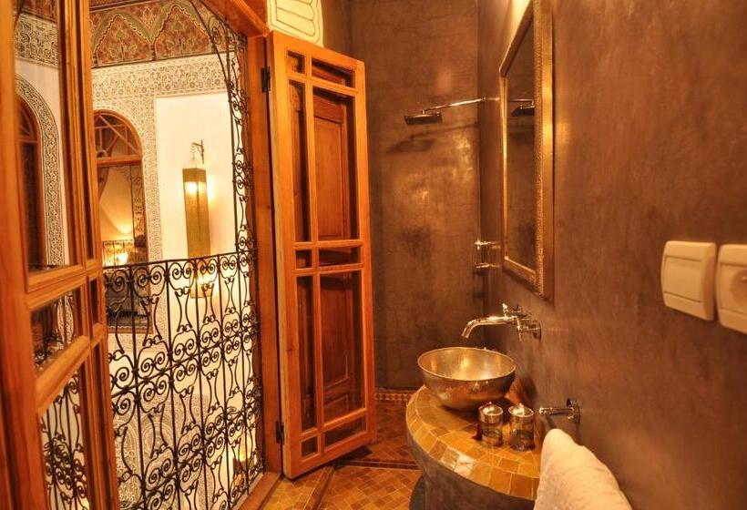 سوییت, Riad Layla
