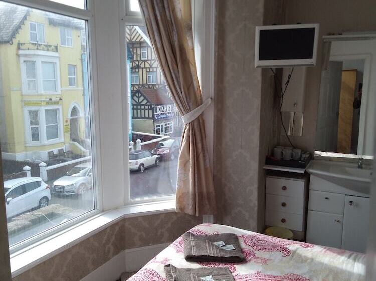 غرفة عائلية, Myroomz Seaview