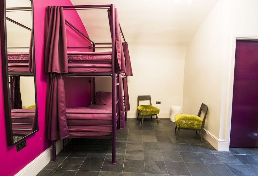 Кровать в Многоместном Номере с Общей Ванной, Safestay York Micklegate