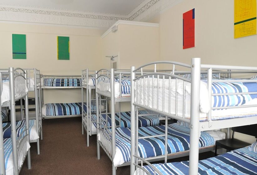 Кровать в Общей Комнате, The Hostel