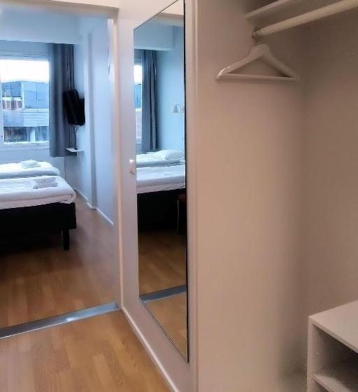 스탠다드 룸, Li Kerava