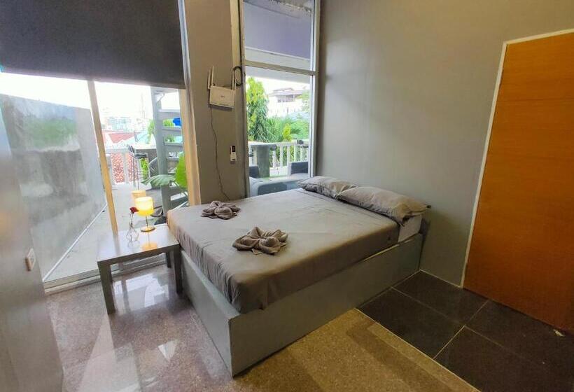 استودیو استاندارد با تراس, Entropy Apartment