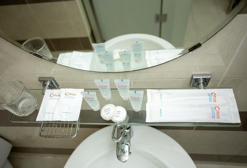Люкс Клуб, Citrus Hotel Johor Bahru By Compass Hospitality