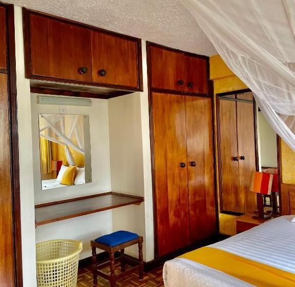 اتاق سوپریور یک تخته, Kenya Comfort Suites