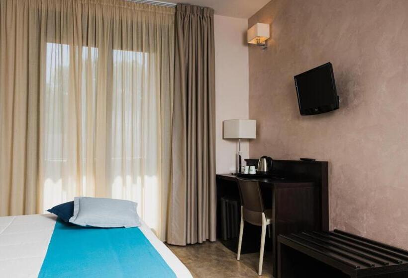 اتاق استاندارد سه نفره, Basiliani   Cdshotels