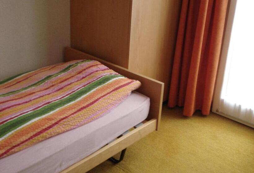 Номер Стандарт Индивидуальный, Adrenalin Backpackers Hostel