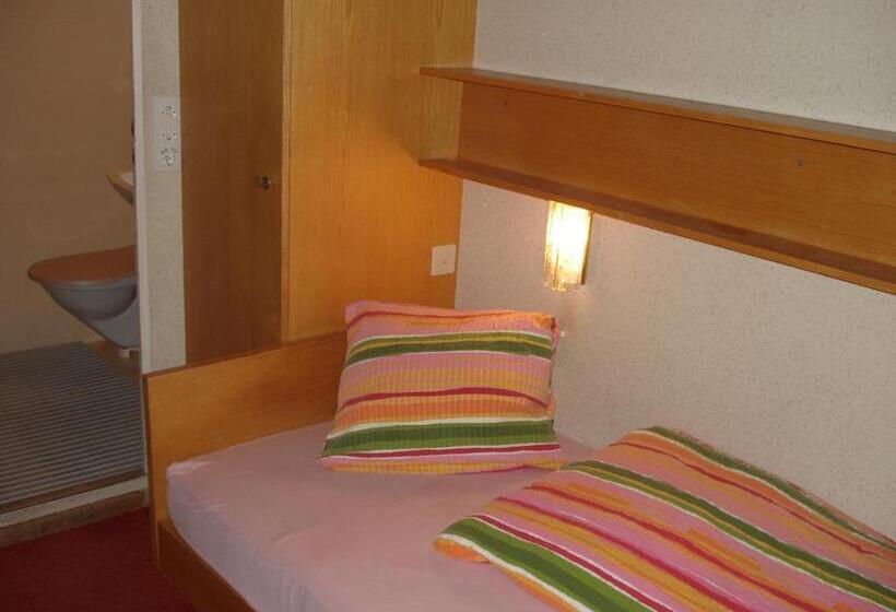 스탠다드 싱글 룸 공동욕실, Adrenalin Backpackers Hostel