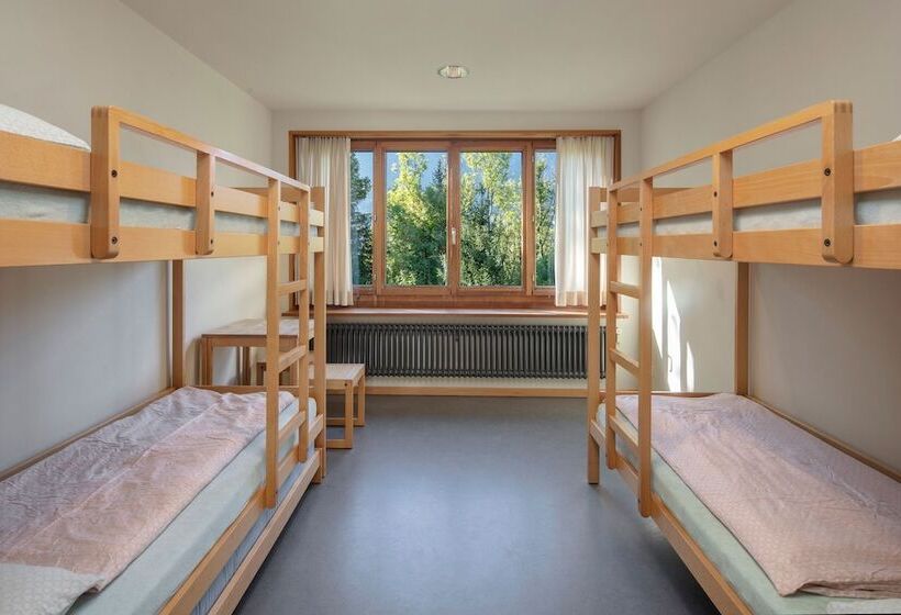 标准四人间共用浴室, Grindelwald Youth Hostel