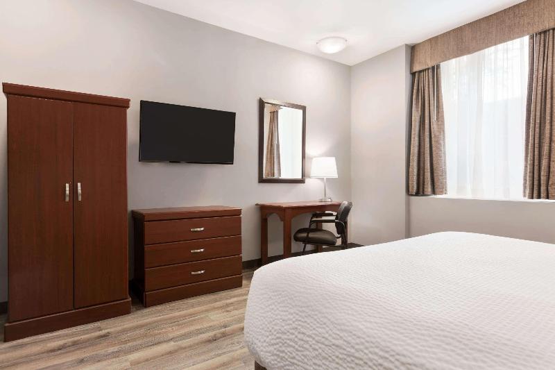 اتاق استاندارد, Signature Inn & Suites Hamilton